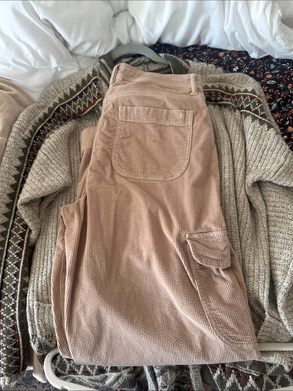 American Eagle Outfitters Wide-Leg Corduroy Cargo Pants in Light Tan